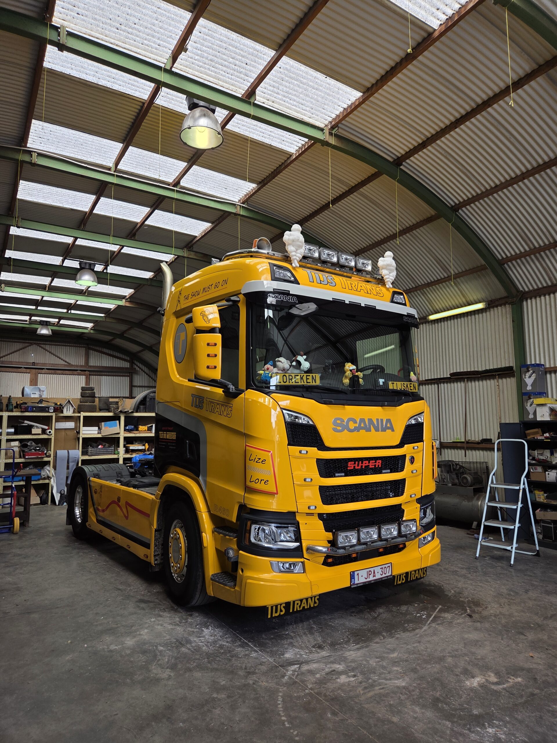 Vrachtwagen schoonmaken Motorruimte audi