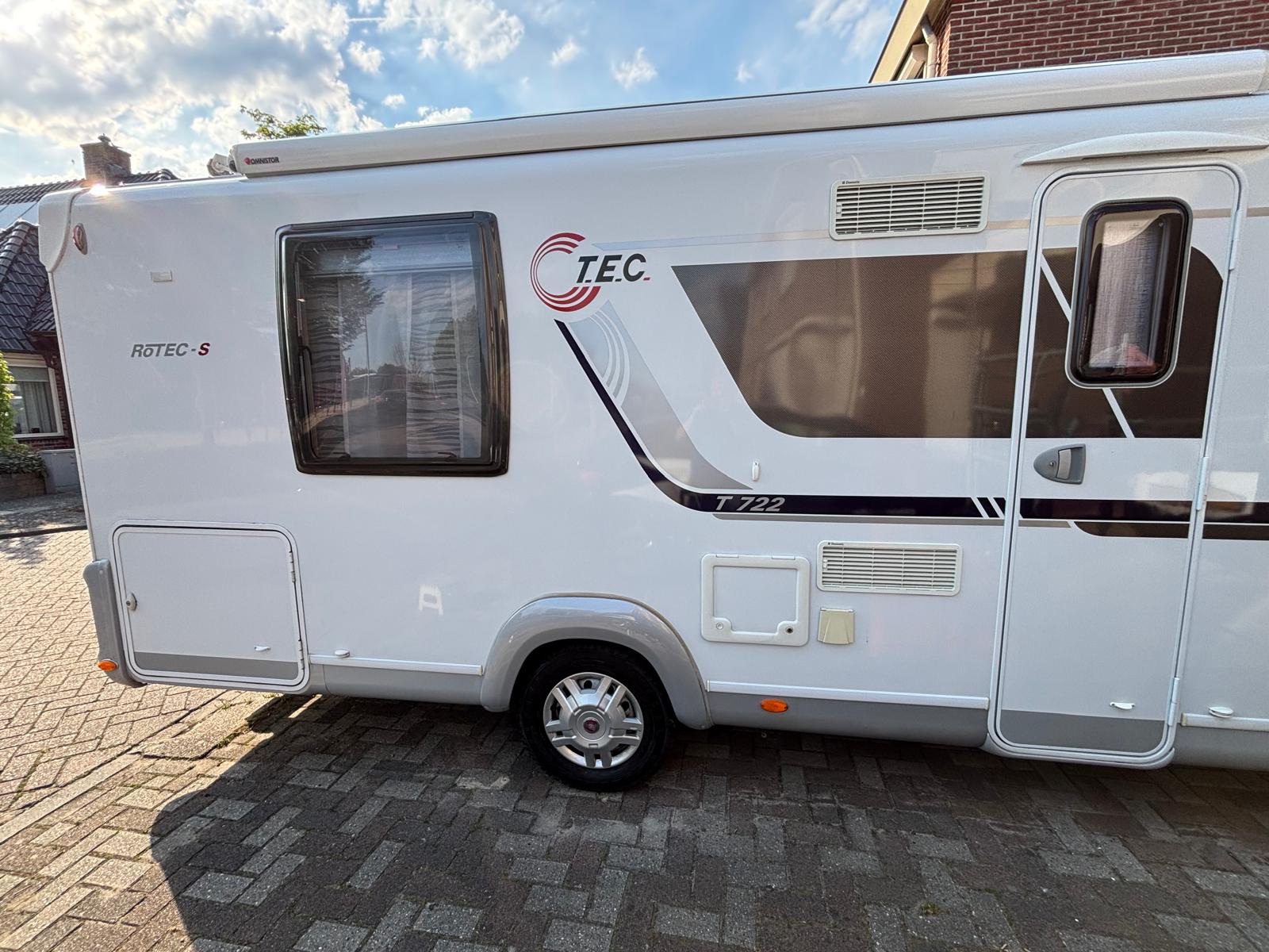 Achterkant camper poetsen Keramische coating camper
